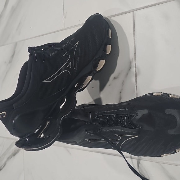 Mizuno Very Popular Black and Silver Men's Athletic RunningShoes
